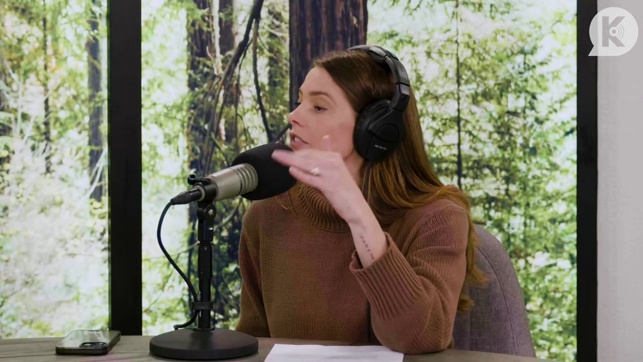 Ashley-Greene-dot-nl_TheTwilightEffectPostcast-Aflevering10MichaelSheen0144.jpg Ashley-Greene-dot-nl_TheTwilightEffectPostcast-Aflevering10MichaelSheen0144.jpg