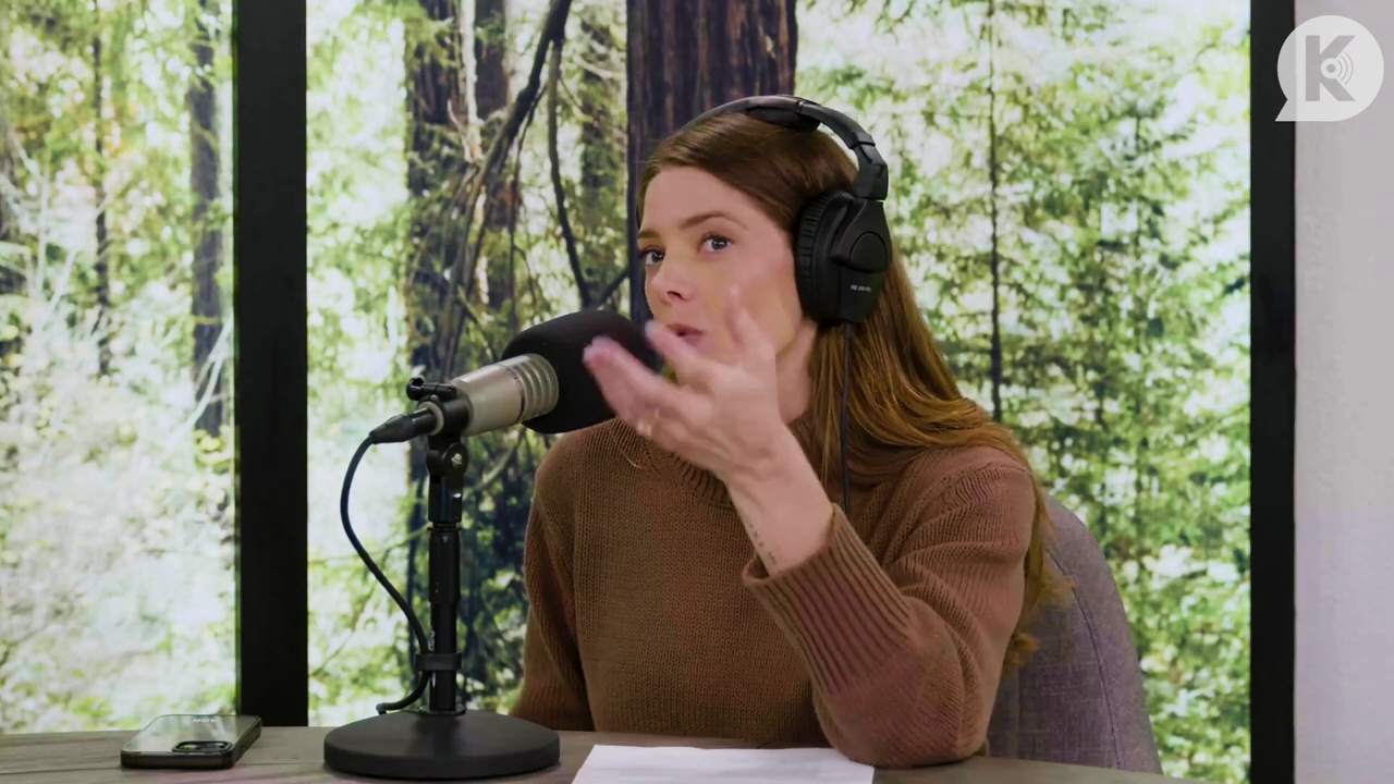 Ashley-Greene-dot-nl_TheTwilightEffectPostcast-Aflevering10MichaelSheen0149.jpg Ashley-Greene-dot-nl_TheTwilightEffectPostcast-Aflevering10MichaelSheen0149.jpg