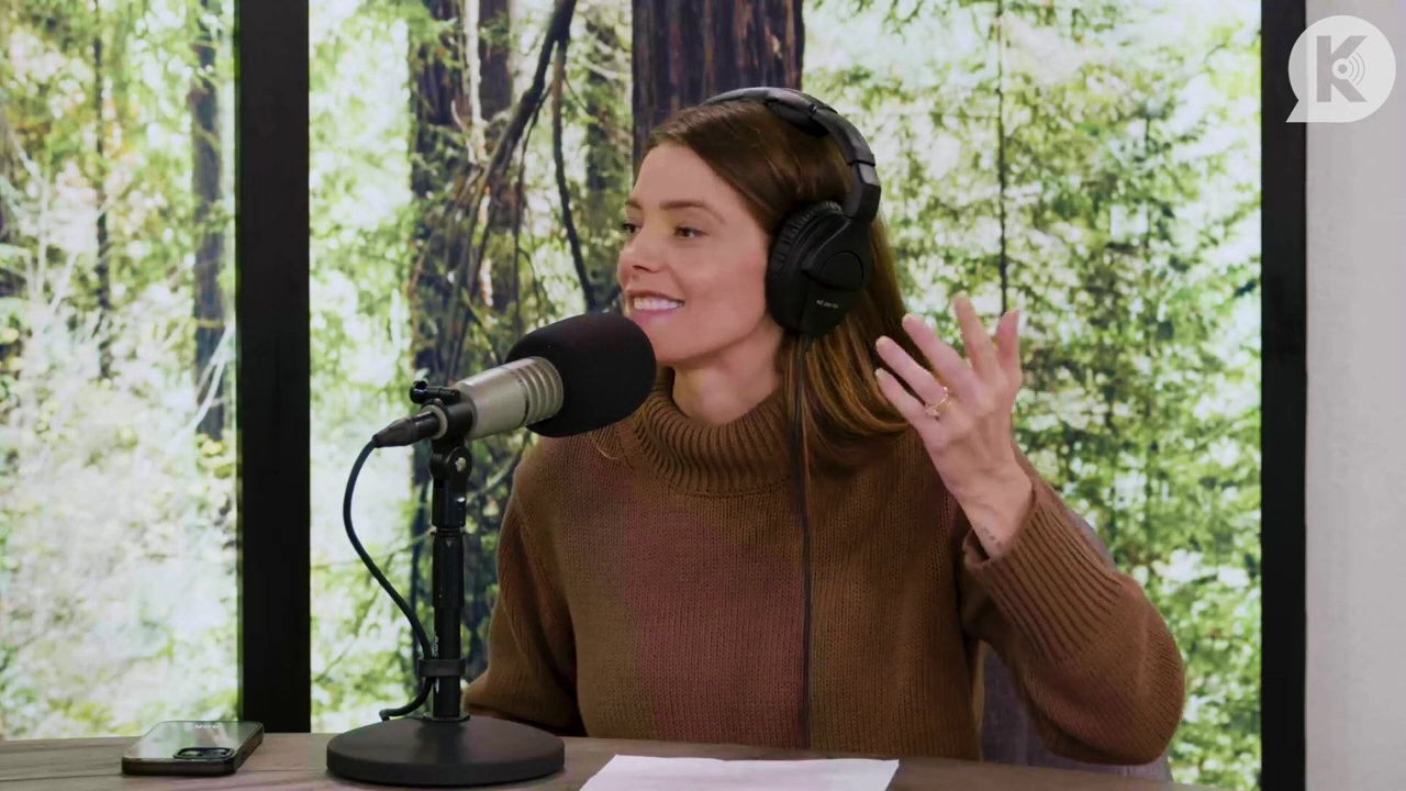 Ashley-Greene-dot-nl_TheTwilightEffectPostcast-Aflevering10MichaelSheen0177.jpg Ashley-Greene-dot-nl_TheTwilightEffectPostcast-Aflevering10MichaelSheen0177.jpg