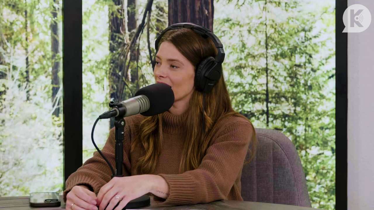 Ashley-Greene-dot-nl_TheTwilightEffectPostcast-Aflevering10MichaelSheen0285.jpg Ashley-Greene-dot-nl_TheTwilightEffectPostcast-Aflevering10MichaelSheen0285.jpg