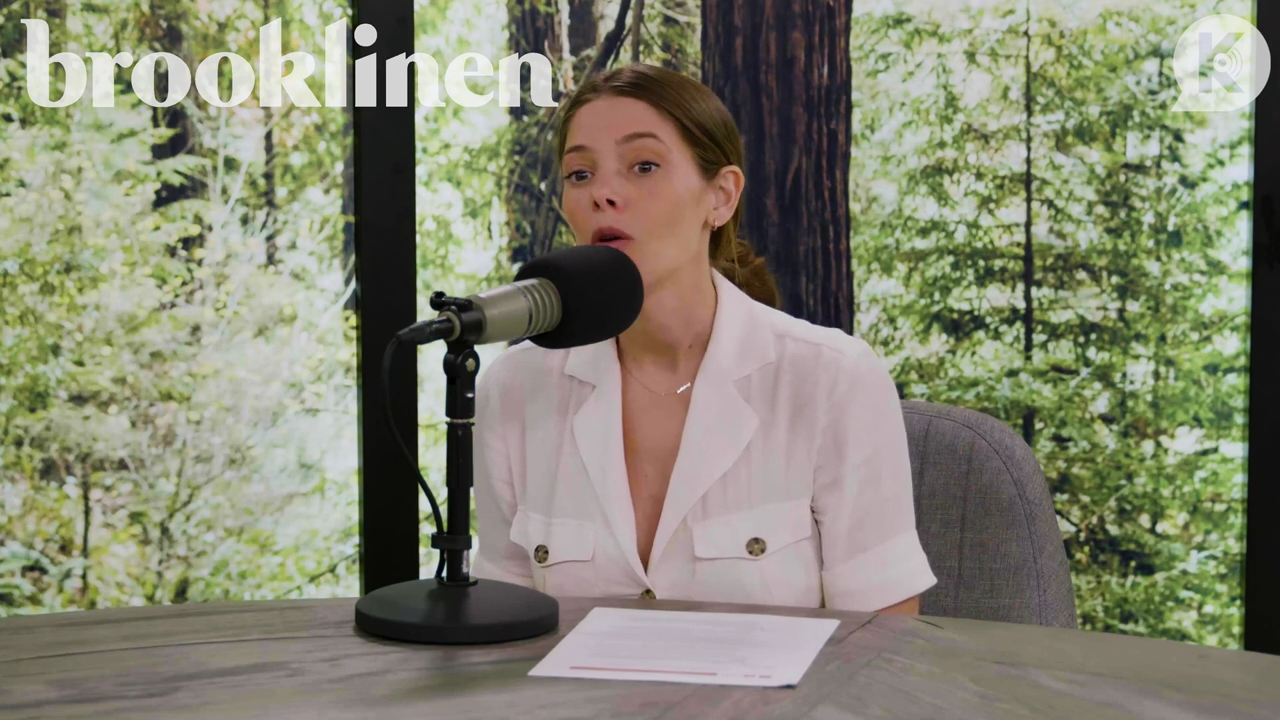 Ashley-Greene-dot-nl_TheTwilightEffectPostcast-Aflevering10MichaelSheen0422.jpg Ashley-Greene-dot-nl_TheTwilightEffectPostcast-Aflevering10MichaelSheen0422.jpg