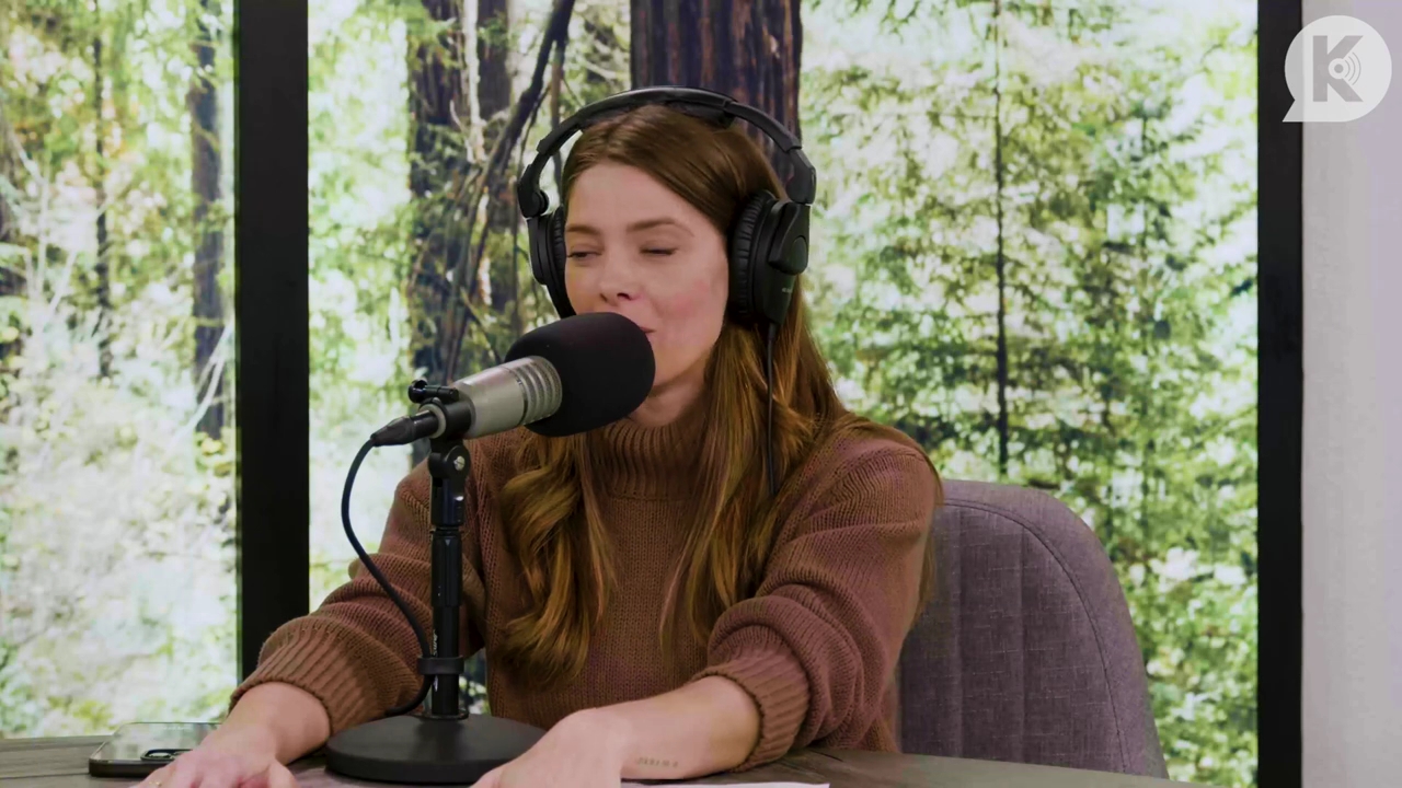 Ashley-Greene-dot-nl_TheTwilightEffectPostcast-Aflevering10MichaelSheen0659.jpg