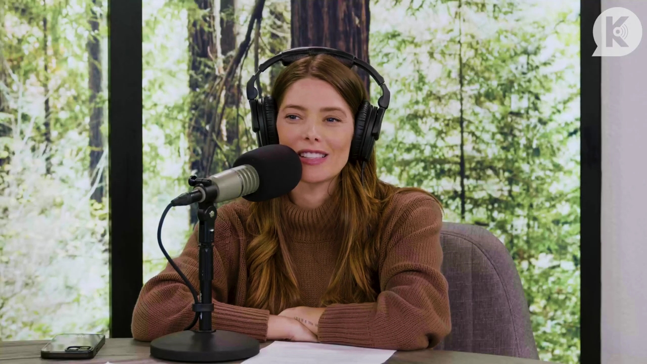 Ashley-Greene-dot-nl_TheTwilightEffectPostcast-Aflevering10MichaelSheen0917.jpg Ashley-Greene-dot-nl_TheTwilightEffectPostcast-Aflevering10MichaelSheen0917.jpg