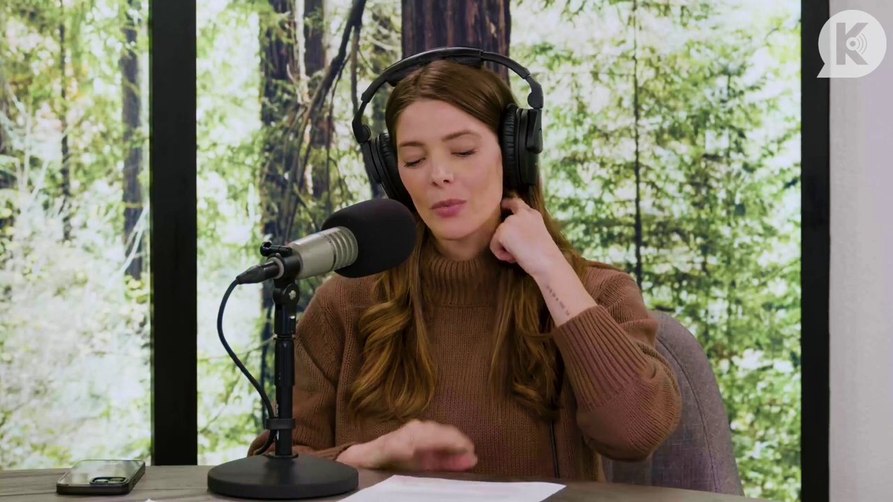 Ashley-Greene-dot-nl_TheTwilightEffectPostcast-Aflevering10MichaelSheen0923.jpg Ashley-Greene-dot-nl_TheTwilightEffectPostcast-Aflevering10MichaelSheen0923.jpg