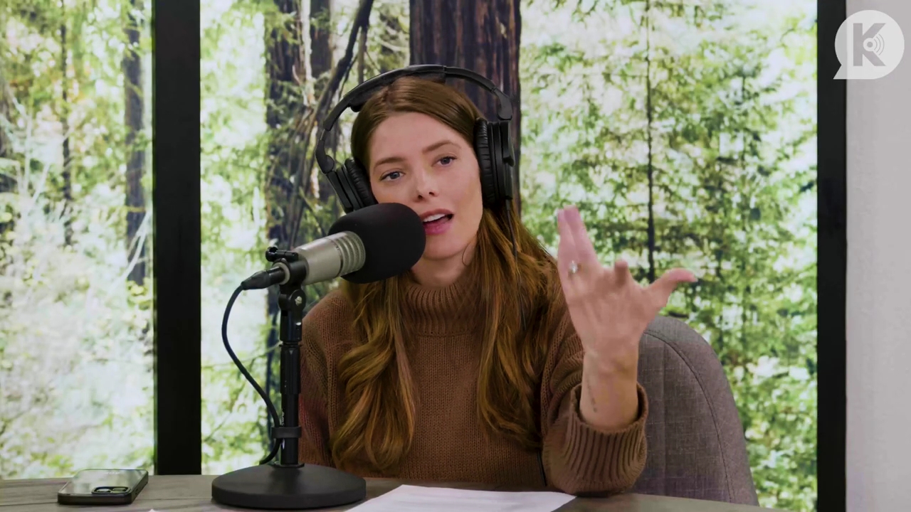 Ashley-Greene-dot-nl_TheTwilightEffectPostcast-Aflevering10MichaelSheen0931.jpg Ashley-Greene-dot-nl_TheTwilightEffectPostcast-Aflevering10MichaelSheen0931.jpg