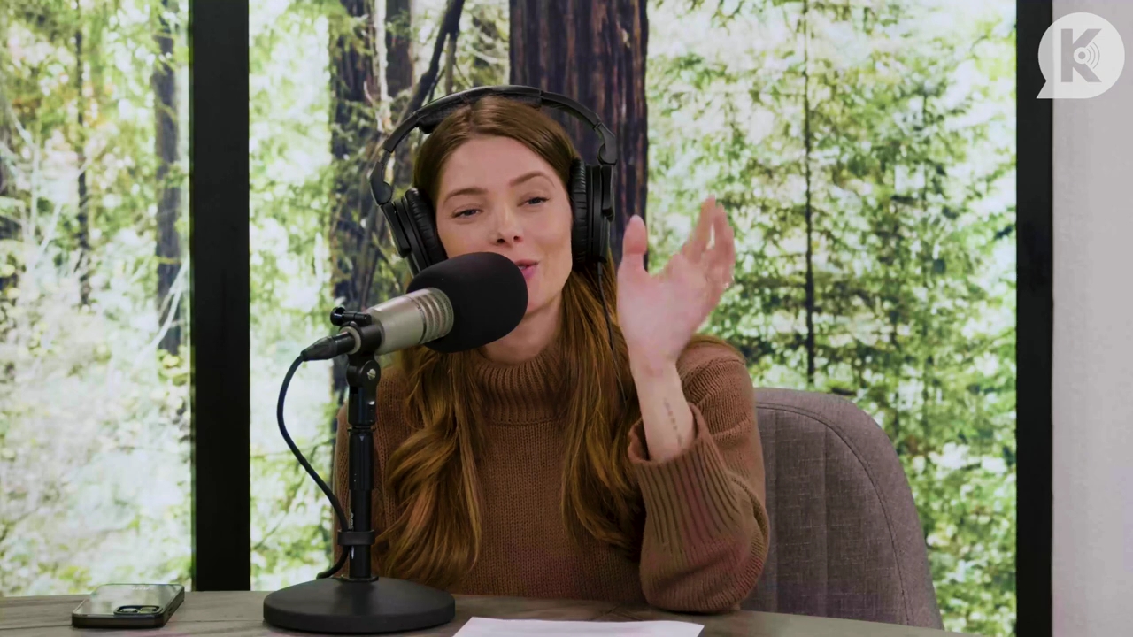 Ashley-Greene-dot-nl_TheTwilightEffectPostcast-Aflevering10MichaelSheen1324.jpg Ashley-Greene-dot-nl_TheTwilightEffectPostcast-Aflevering10MichaelSheen1324.jpg