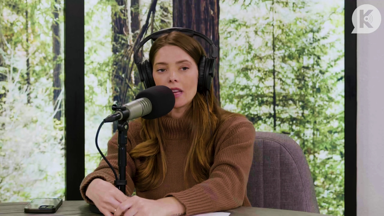 Ashley-Greene-dot-nl_TheTwilightEffectPostcast-Aflevering10MichaelSheen1729.jpg Ashley-Greene-dot-nl_TheTwilightEffectPostcast-Aflevering10MichaelSheen1729.jpg