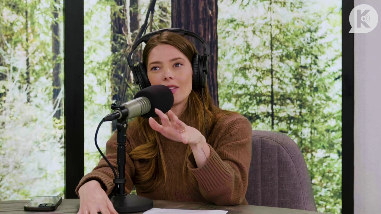 Ashley-Greene-dot-nl_TheTwilightEffectPostcast-Aflevering10MichaelSheen1767.jpg Ashley-Greene-dot-nl_TheTwilightEffectPostcast-Aflevering10MichaelSheen1767.jpg