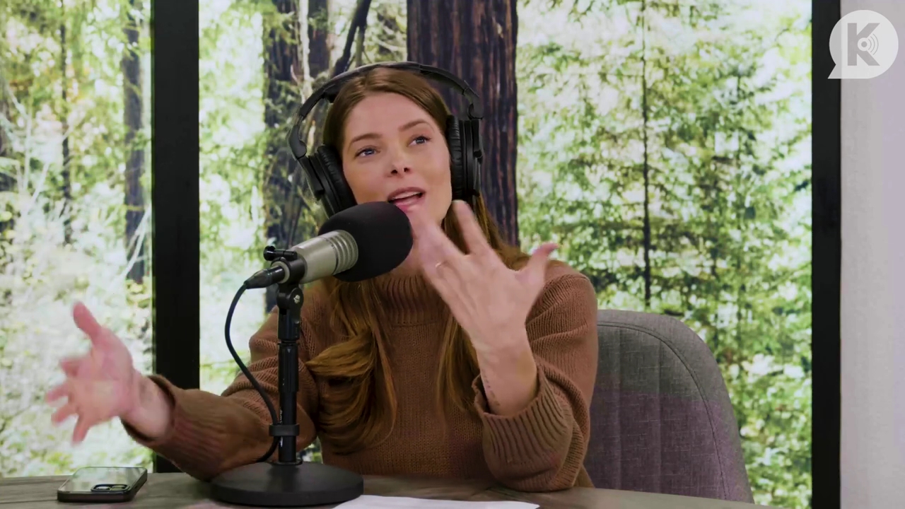 Ashley-Greene-dot-nl_TheTwilightEffectPostcast-Aflevering10MichaelSheen1787.jpg Ashley-Greene-dot-nl_TheTwilightEffectPostcast-Aflevering10MichaelSheen1787.jpg