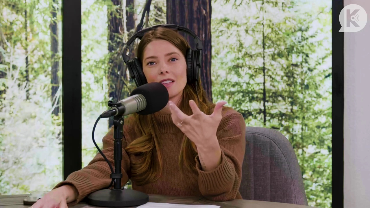 Ashley-Greene-dot-nl_TheTwilightEffectPostcast-Aflevering10MichaelSheen1788.jpg Ashley-Greene-dot-nl_TheTwilightEffectPostcast-Aflevering10MichaelSheen1788.jpg