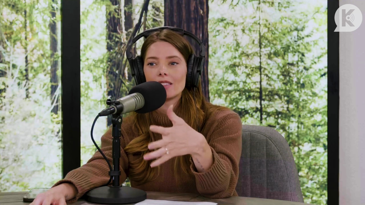 Ashley-Greene-dot-nl_TheTwilightEffectPostcast-Aflevering10MichaelSheen1801.jpg Ashley-Greene-dot-nl_TheTwilightEffectPostcast-Aflevering10MichaelSheen1801.jpg