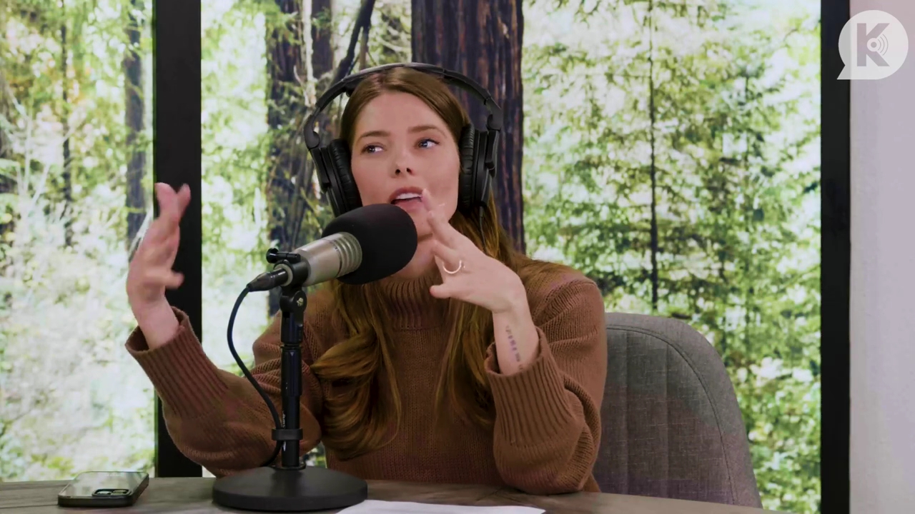 Ashley-Greene-dot-nl_TheTwilightEffectPostcast-Aflevering10MichaelSheen1806.jpg Ashley-Greene-dot-nl_TheTwilightEffectPostcast-Aflevering10MichaelSheen1806.jpg