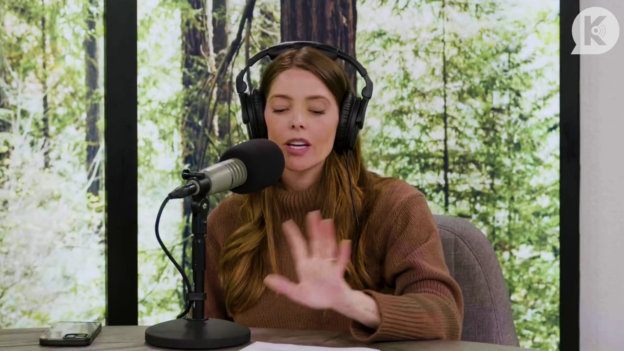 Ashley-Greene-dot-nl_TheTwilightEffectPostcast-Aflevering10MichaelSheen2101.jpg Ashley-Greene-dot-nl_TheTwilightEffectPostcast-Aflevering10MichaelSheen2101.jpg