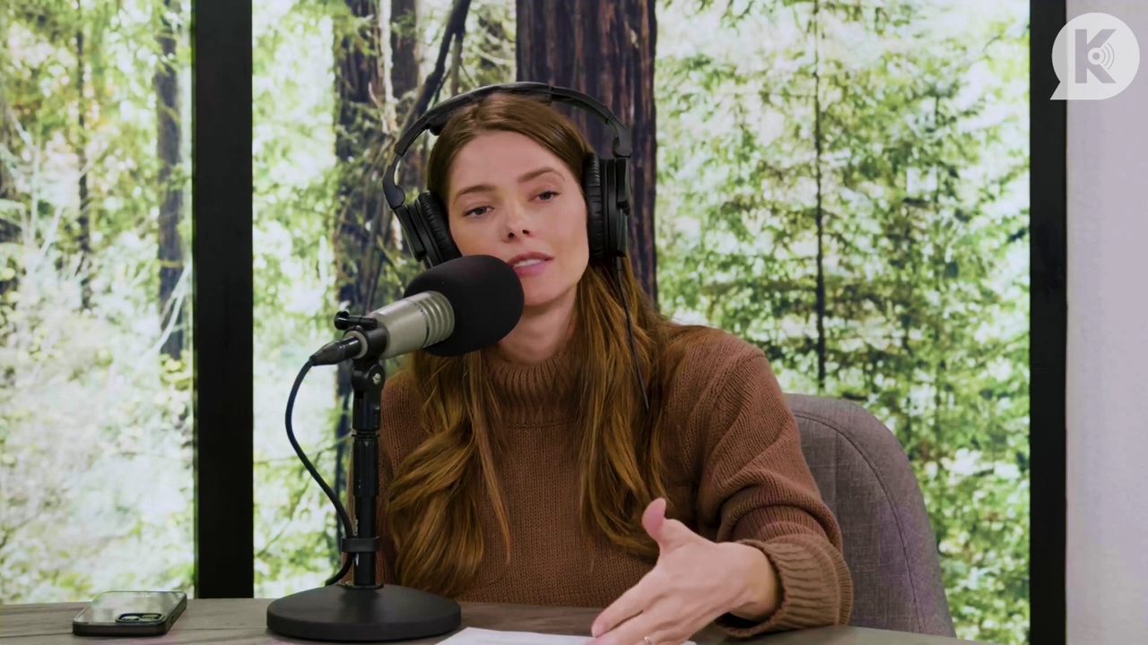 Ashley-Greene-dot-nl_TheTwilightEffectPostcast-Aflevering10MichaelSheen2109.jpg Ashley-Greene-dot-nl_TheTwilightEffectPostcast-Aflevering10MichaelSheen2109.jpg