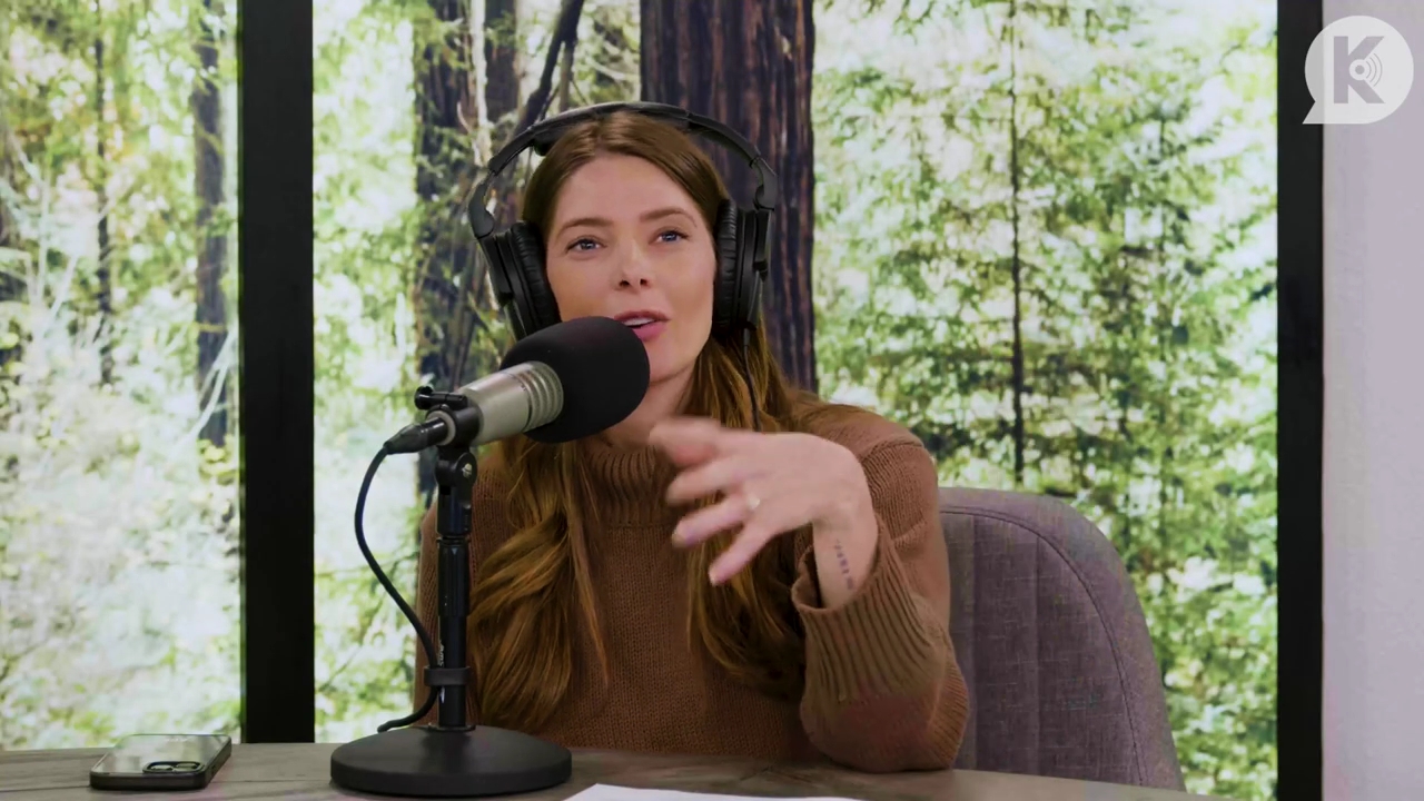 Ashley-Greene-dot-nl_TheTwilightEffectPostcast-Aflevering10MichaelSheen2145.jpg Ashley-Greene-dot-nl_TheTwilightEffectPostcast-Aflevering10MichaelSheen2145.jpg