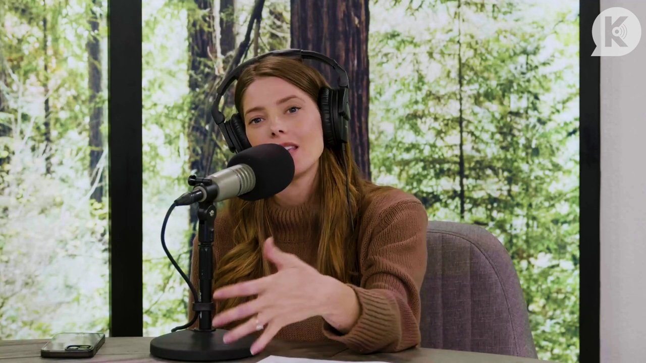 Ashley-Greene-dot-nl_TheTwilightEffectPostcast-Aflevering10MichaelSheen2203.jpg Ashley-Greene-dot-nl_TheTwilightEffectPostcast-Aflevering10MichaelSheen2203.jpg