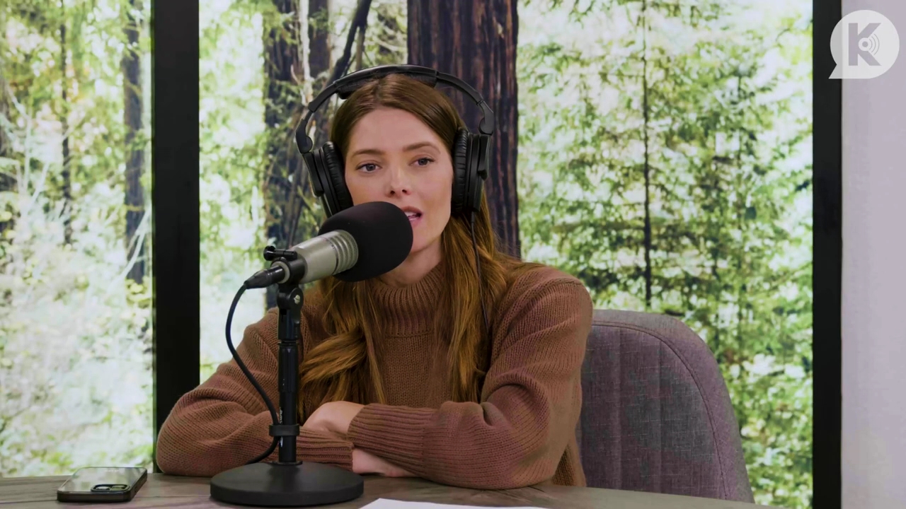 Ashley-Greene-dot-nl_TheTwilightEffectPostcast-Aflevering10MichaelSheen2224.jpg Ashley-Greene-dot-nl_TheTwilightEffectPostcast-Aflevering10MichaelSheen2224.jpg