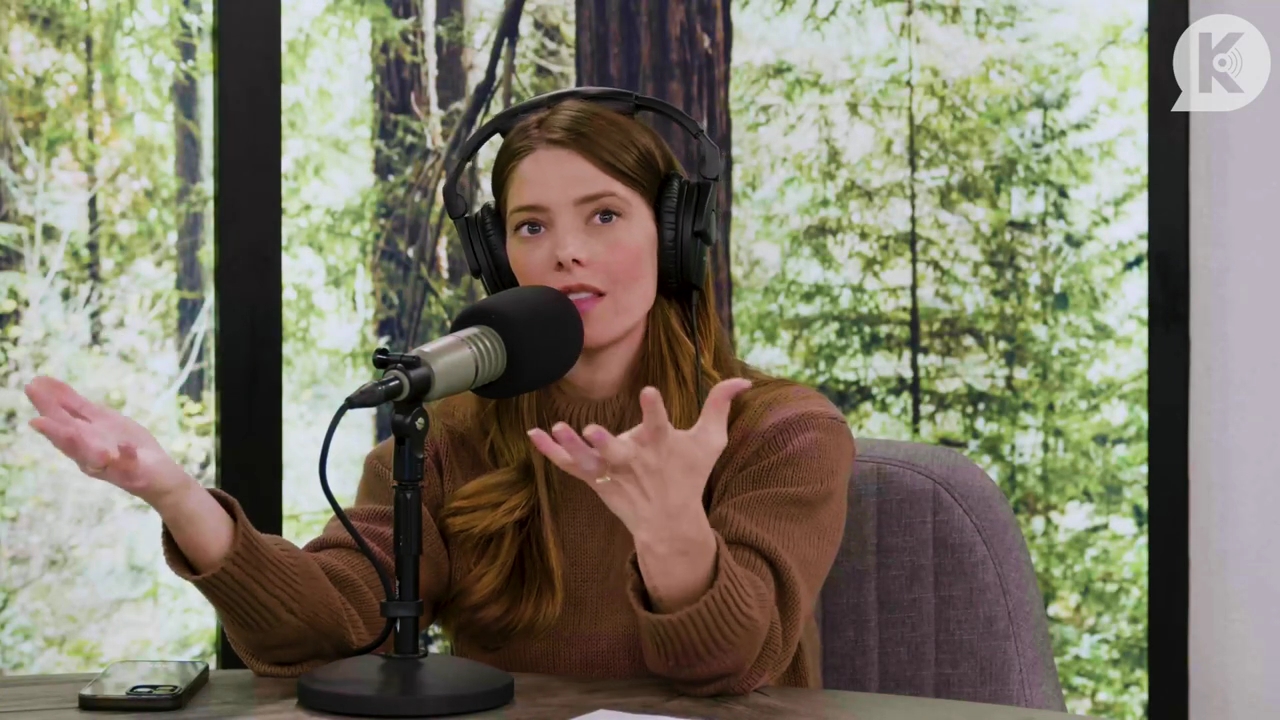 Ashley-Greene-dot-nl_TheTwilightEffectPostcast-Aflevering10MichaelSheen2485.jpg Ashley-Greene-dot-nl_TheTwilightEffectPostcast-Aflevering10MichaelSheen2485.jpg