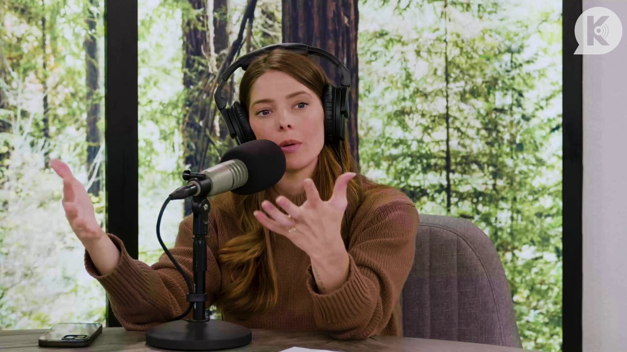 Ashley-Greene-dot-nl_TheTwilightEffectPostcast-Aflevering10MichaelSheen2486.jpg Ashley-Greene-dot-nl_TheTwilightEffectPostcast-Aflevering10MichaelSheen2486.jpg