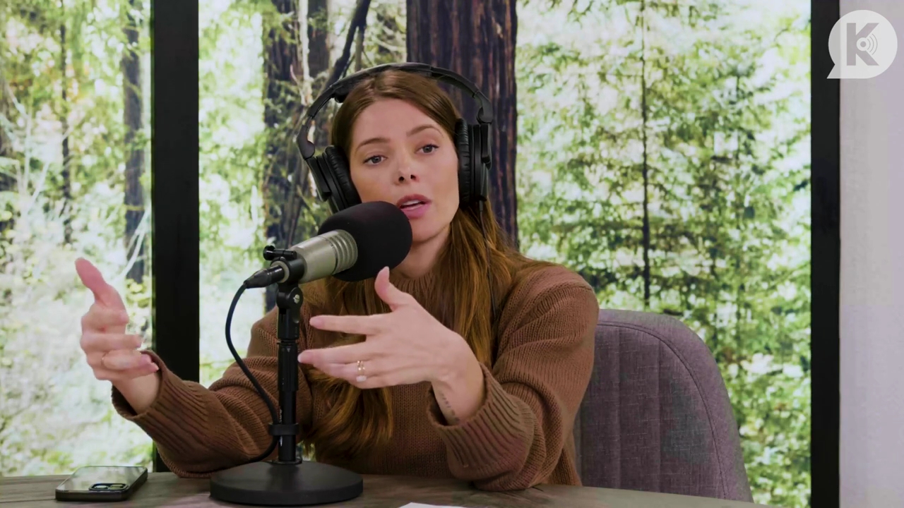 Ashley-Greene-dot-nl_TheTwilightEffectPostcast-Aflevering10MichaelSheen2503.jpg Ashley-Greene-dot-nl_TheTwilightEffectPostcast-Aflevering10MichaelSheen2503.jpg