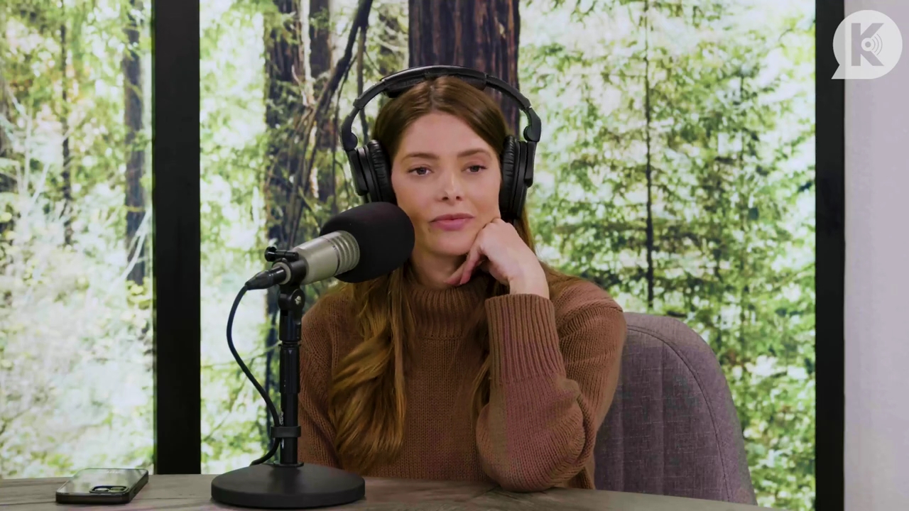 Ashley-Greene-dot-nl_TheTwilightEffectPostcast-Aflevering10MichaelSheen2535.jpg Ashley-Greene-dot-nl_TheTwilightEffectPostcast-Aflevering10MichaelSheen2535.jpg