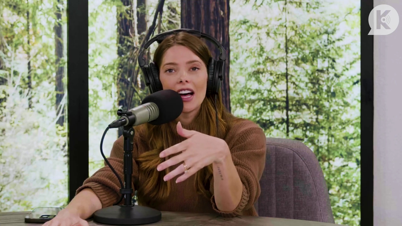 Ashley-Greene-dot-nl_TheTwilightEffectPostcast-Aflevering10MichaelSheen2813.jpg Ashley-Greene-dot-nl_TheTwilightEffectPostcast-Aflevering10MichaelSheen2813.jpg