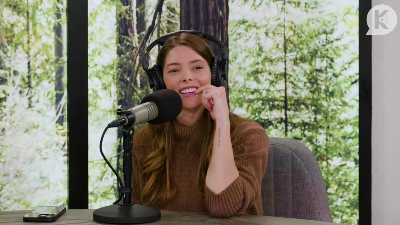 Ashley-Greene-dot-nl_TheTwilightEffectPostcast-Aflevering10MichaelSheen3028.jpg Ashley-Greene-dot-nl_TheTwilightEffectPostcast-Aflevering10MichaelSheen3028.jpg