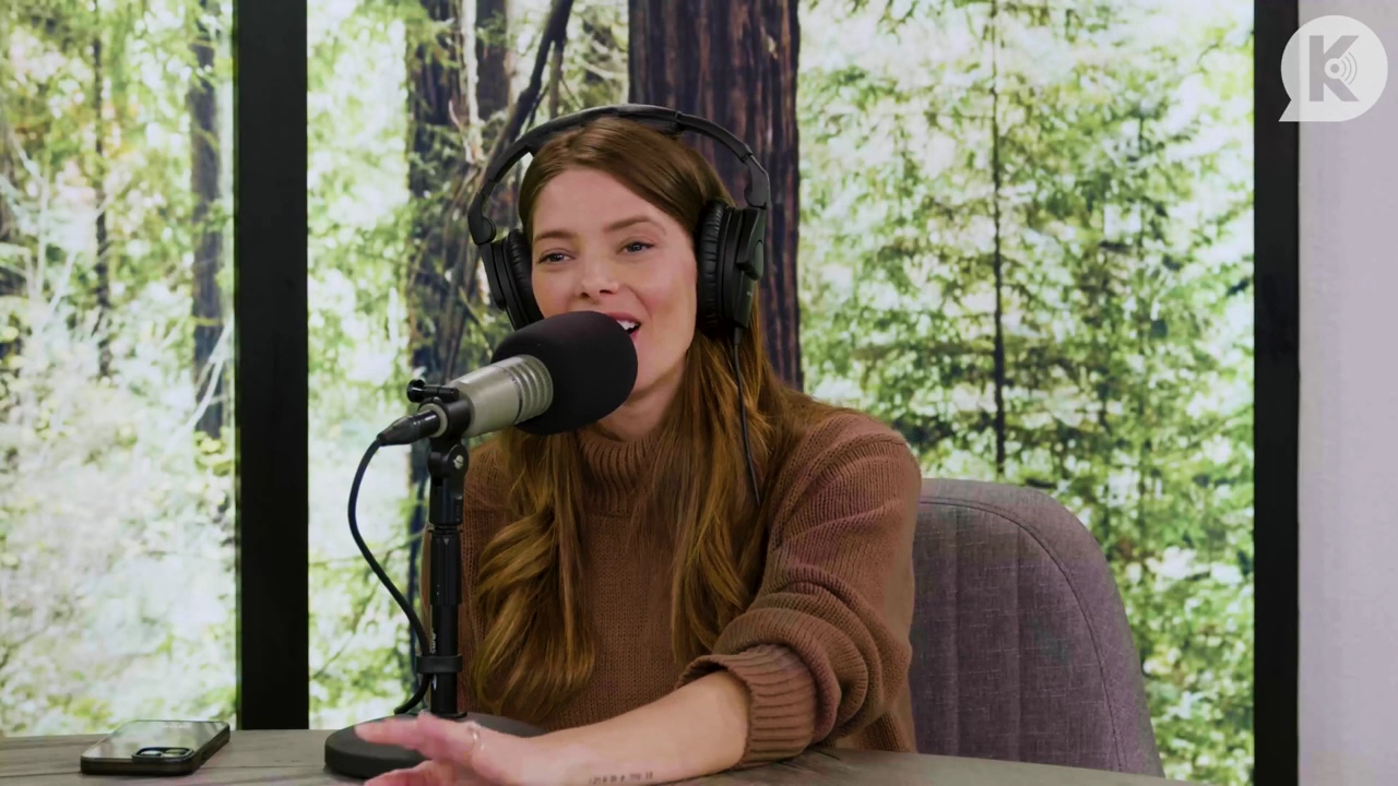 Ashley-Greene-dot-nl_TheTwilightEffectPostcast-Aflevering10MichaelSheen3035.jpg Ashley-Greene-dot-nl_TheTwilightEffectPostcast-Aflevering10MichaelSheen3035.jpg