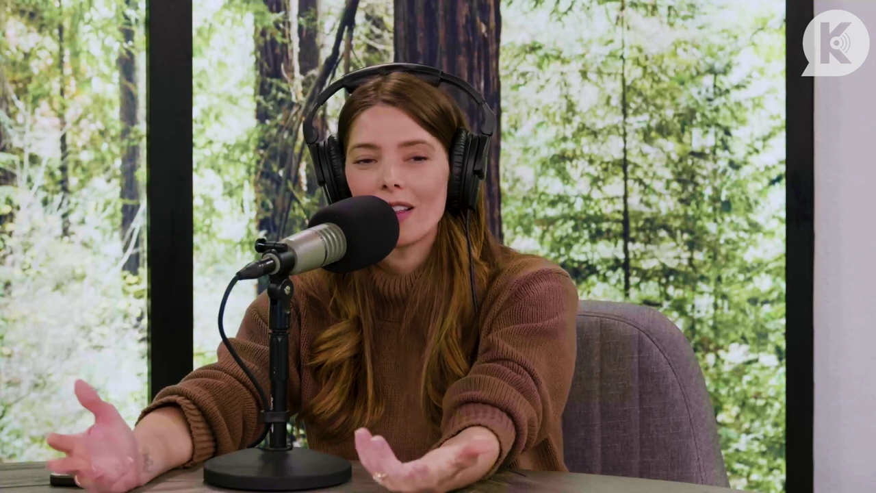 Ashley-Greene-dot-nl_TheTwilightEffectPostcast-Aflevering10MichaelSheen3047.jpg Ashley-Greene-dot-nl_TheTwilightEffectPostcast-Aflevering10MichaelSheen3047.jpg