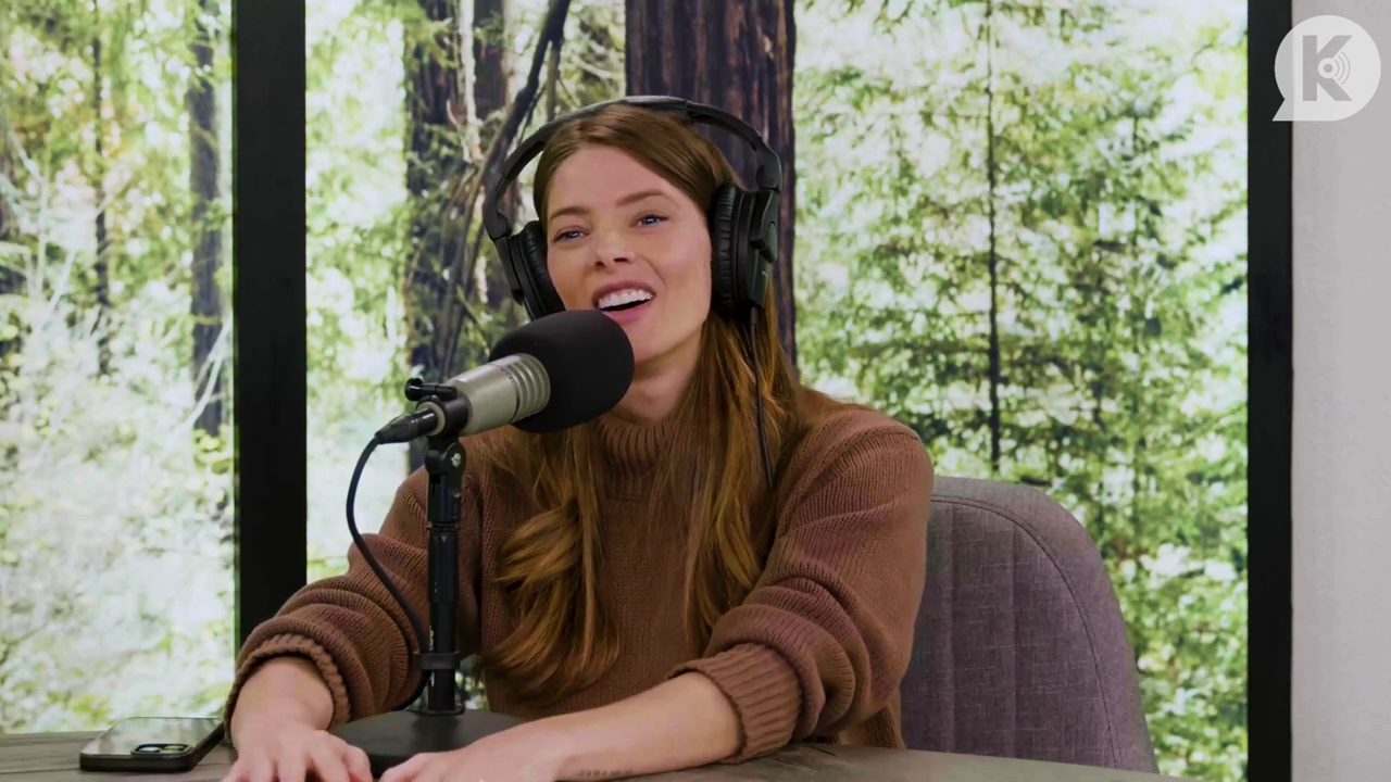 Ashley-Greene-dot-nl_TheTwilightEffectPostcast-Aflevering10MichaelSheen3057.jpg Ashley-Greene-dot-nl_TheTwilightEffectPostcast-Aflevering10MichaelSheen3057.jpg