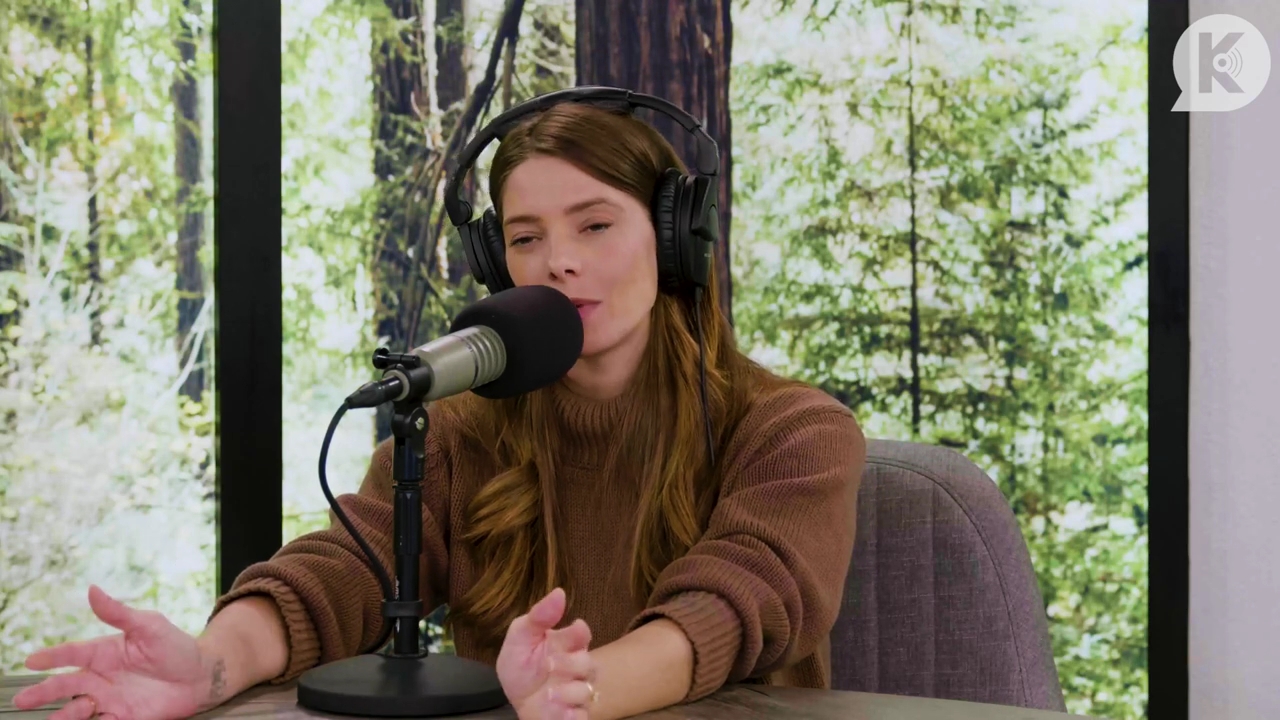 Ashley-Greene-dot-nl_TheTwilightEffectPostcast-Aflevering10MichaelSheen3065.jpg Ashley-Greene-dot-nl_TheTwilightEffectPostcast-Aflevering10MichaelSheen3065.jpg