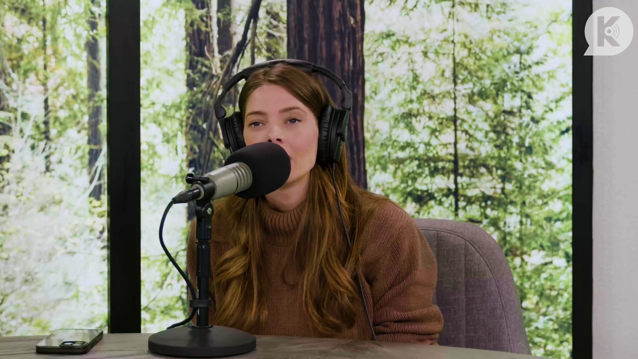 Ashley-Greene-dot-nl_TheTwilightEffectPostcast-Aflevering10MichaelSheen3510.jpg Ashley-Greene-dot-nl_TheTwilightEffectPostcast-Aflevering10MichaelSheen3510.jpg