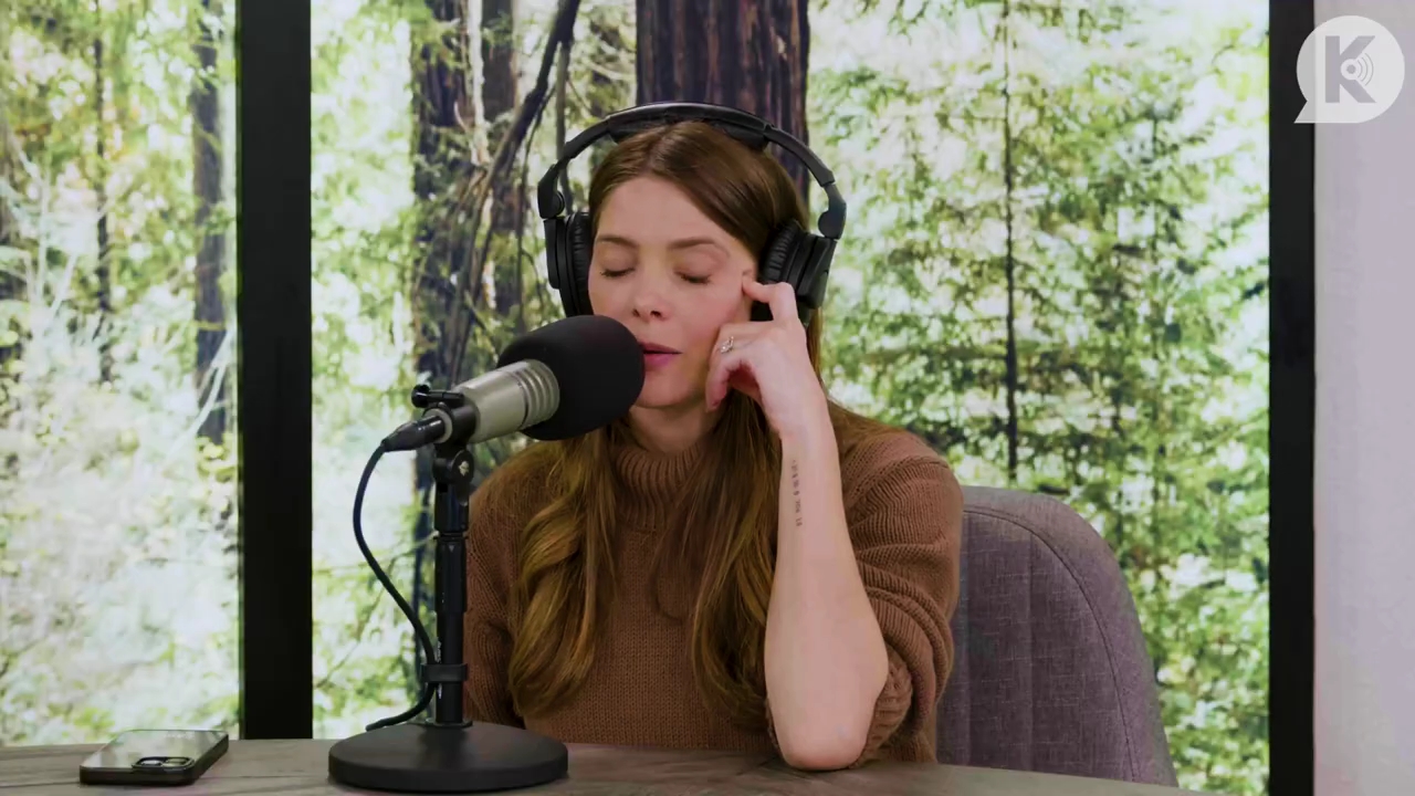 Ashley-Greene-dot-nl_TheTwilightEffectPostcast-Aflevering10MichaelSheen3599.jpg