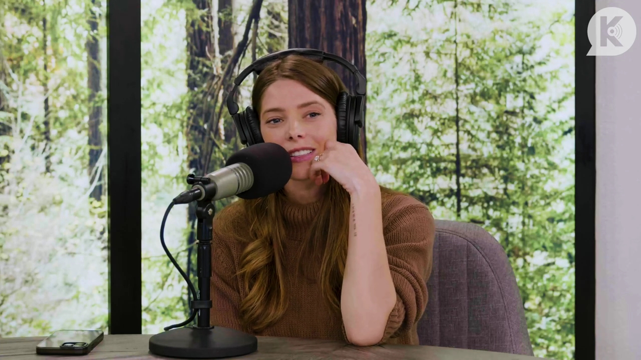 Ashley-Greene-dot-nl_TheTwilightEffectPostcast-Aflevering10MichaelSheen3650.jpg Ashley-Greene-dot-nl_TheTwilightEffectPostcast-Aflevering10MichaelSheen3650.jpg