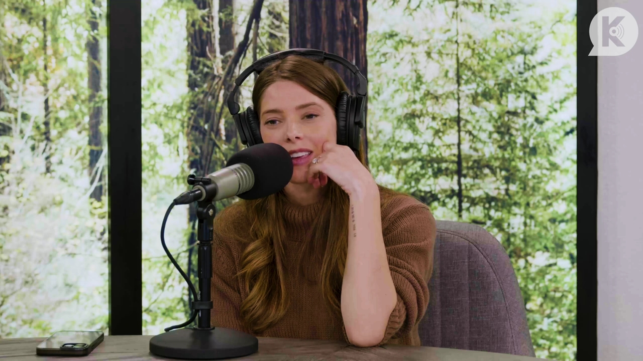 Ashley-Greene-dot-nl_TheTwilightEffectPostcast-Aflevering10MichaelSheen3651.jpg Ashley-Greene-dot-nl_TheTwilightEffectPostcast-Aflevering10MichaelSheen3651.jpg