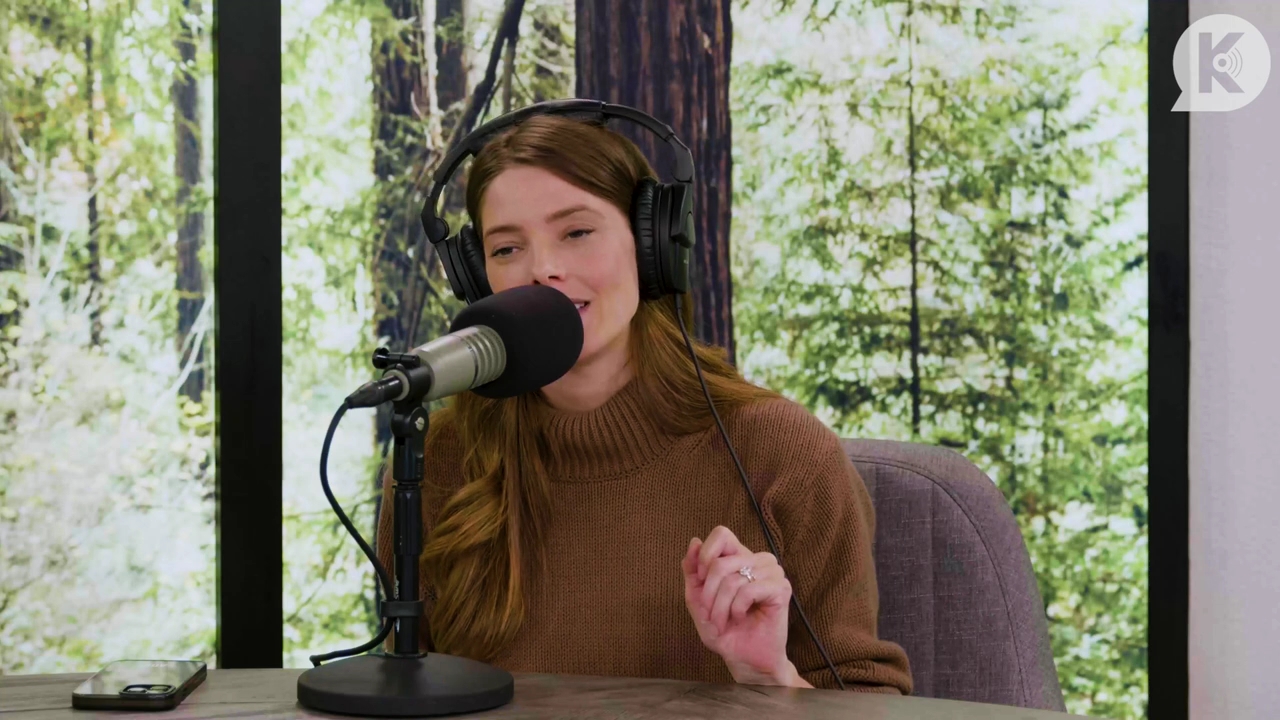 Ashley-Greene-dot-nl_TheTwilightEffectPostcast-Aflevering10MichaelSheen4433.jpg Ashley-Greene-dot-nl_TheTwilightEffectPostcast-Aflevering10MichaelSheen4433.jpg