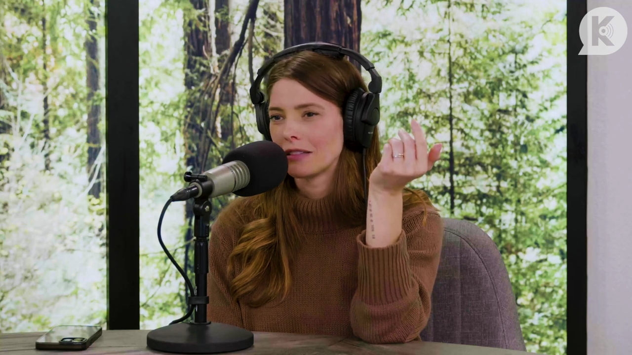 Ashley-Greene-dot-nl_TheTwilightEffectPostcast-Aflevering10MichaelSheen4670.jpg Ashley-Greene-dot-nl_TheTwilightEffectPostcast-Aflevering10MichaelSheen4670.jpg