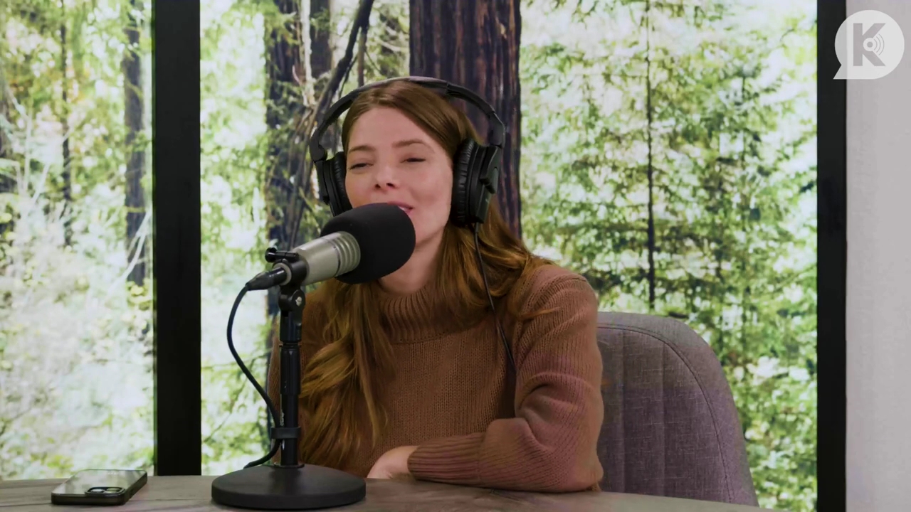 Ashley-Greene-dot-nl_TheTwilightEffectPostcast-Aflevering10MichaelSheen4771.jpg Ashley-Greene-dot-nl_TheTwilightEffectPostcast-Aflevering10MichaelSheen4771.jpg