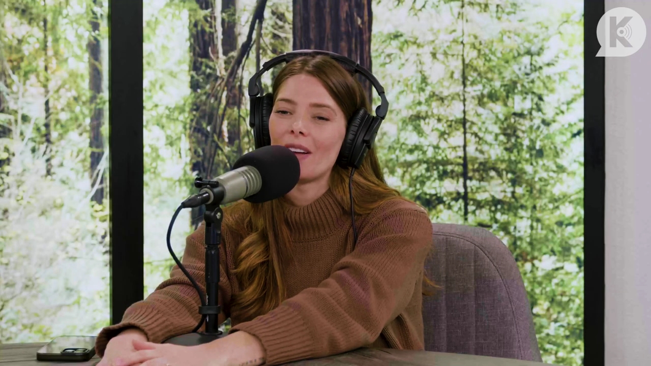 Ashley-Greene-dot-nl_TheTwilightEffectPostcast-Aflevering10MichaelSheen4788.jpg Ashley-Greene-dot-nl_TheTwilightEffectPostcast-Aflevering10MichaelSheen4788.jpg