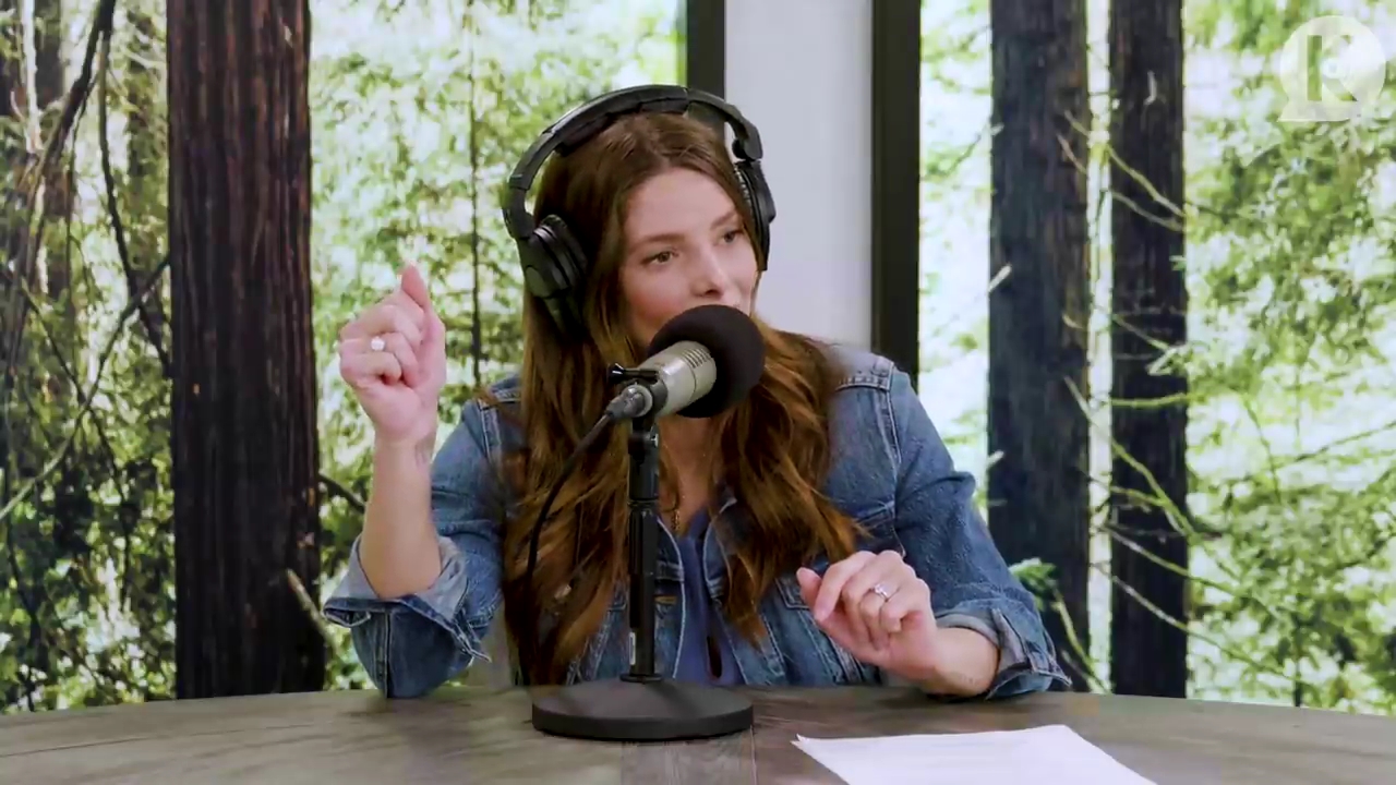 Ashley-Greene-dot-nl_TheTwilightEffect-Aflevering11BillyBurke1927.jpg Ashley-Greene-dot-nl_TheTwilightEffect-Aflevering11BillyBurke1927.jpg