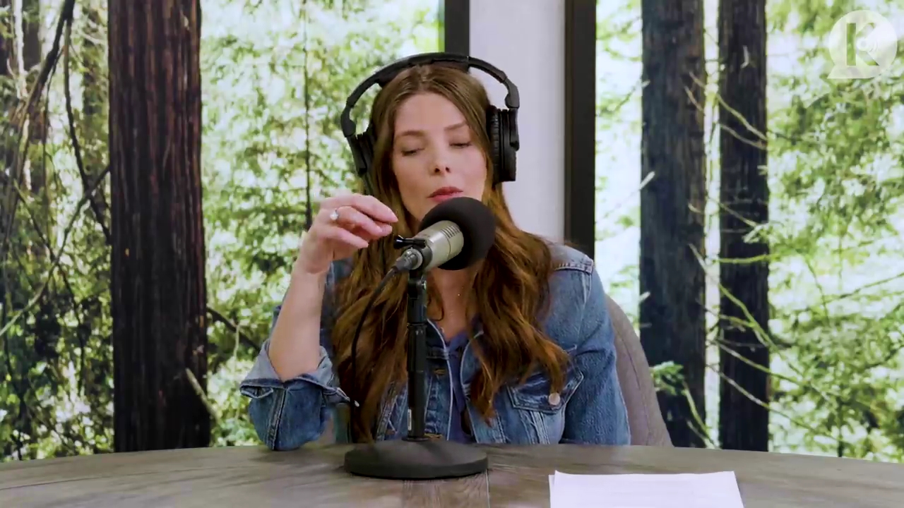 Ashley-Greene-dot-nl_TheTwilightEffect-Aflevering11BillyBurke2111.jpg Ashley-Greene-dot-nl_TheTwilightEffect-Aflevering11BillyBurke2111.jpg