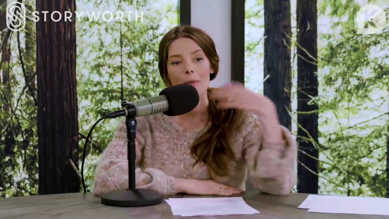 Ashley-Greene-dot-nl_TheTwilightEffect-Aflevering12MichaelWelch0616.jpg