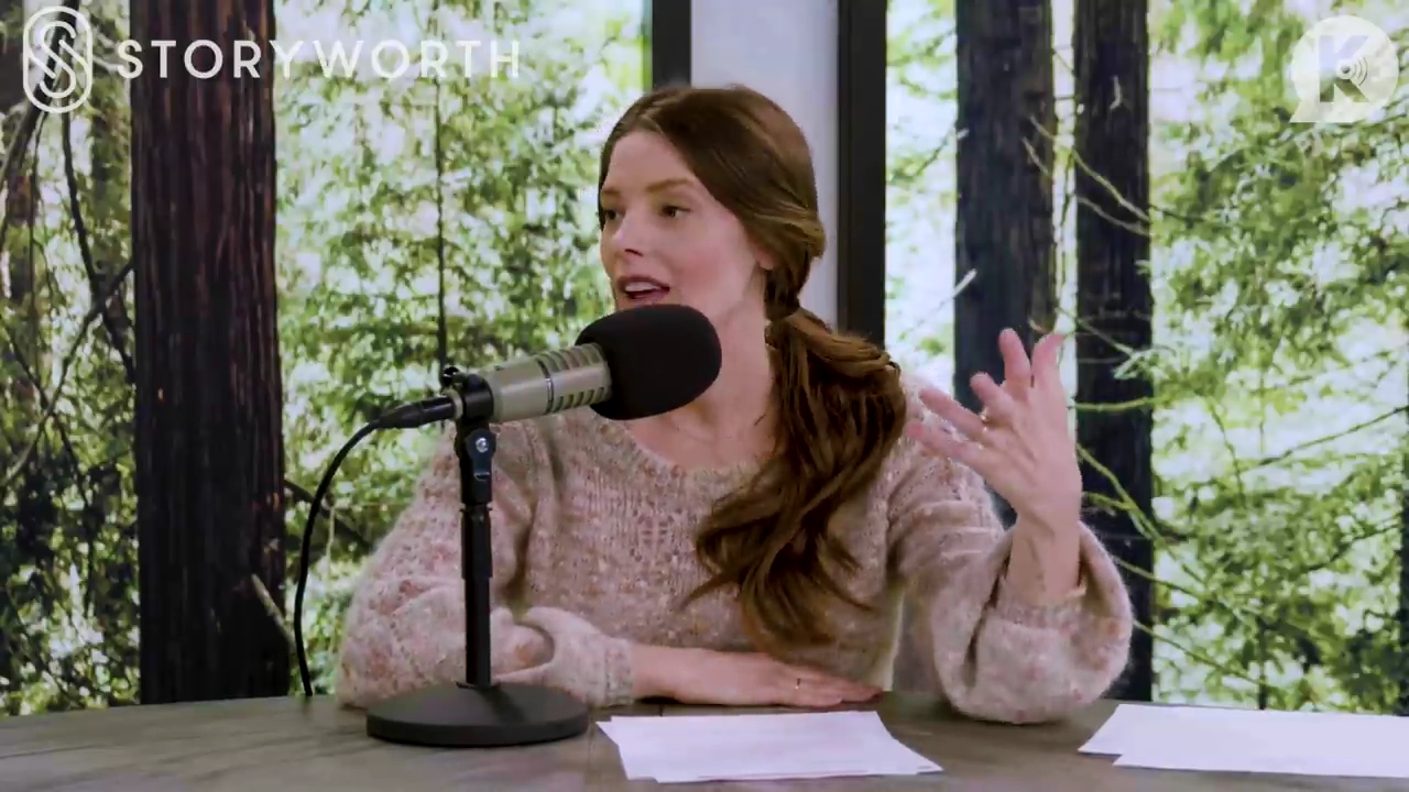 Ashley-Greene-dot-nl_TheTwilightEffect-Aflevering12MichaelWelch0618.jpg