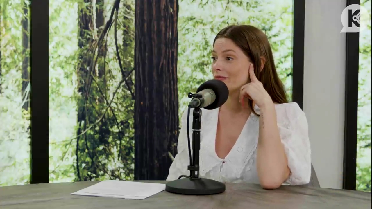 Ashley-Greene-dot-nl_TheTwilightEffect-Aflevering12MichaelWelch0715.jpg