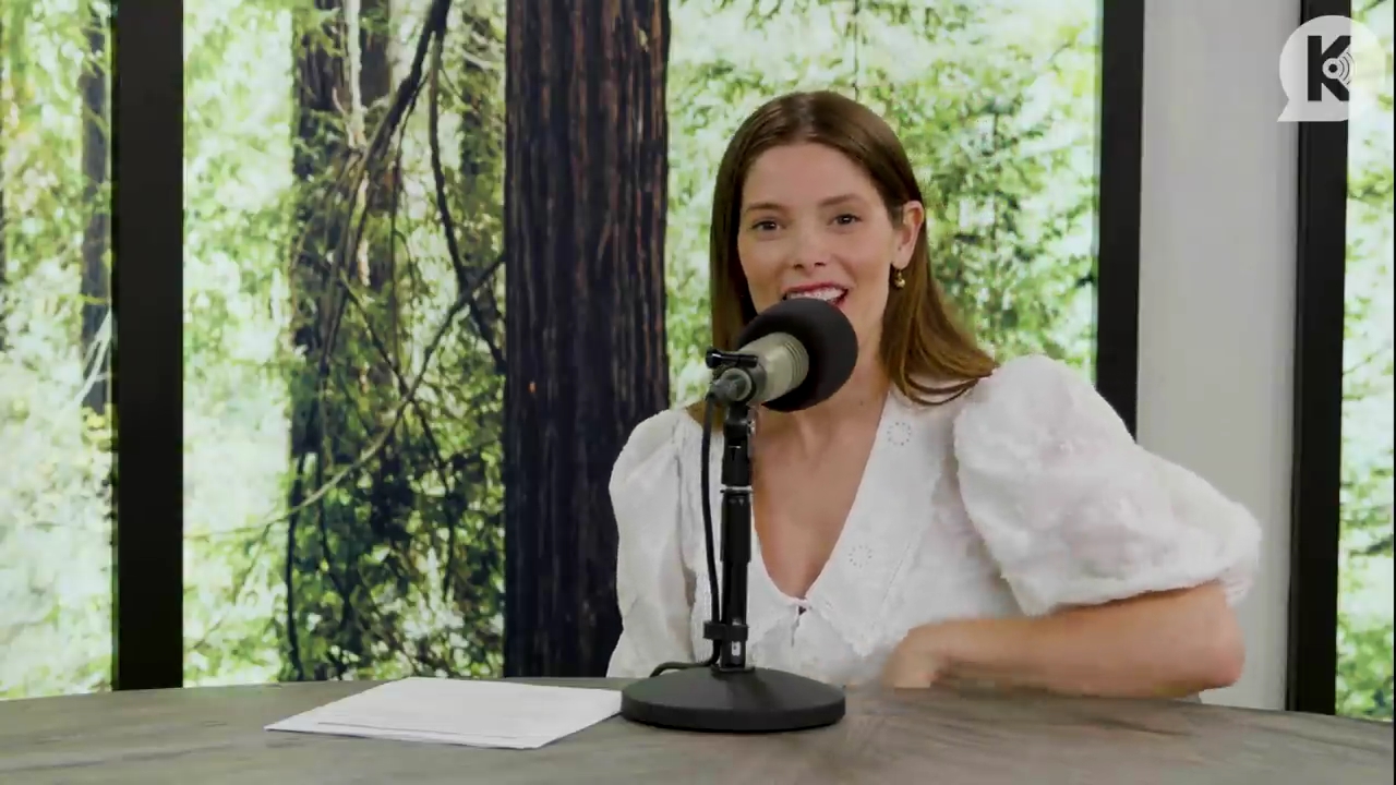 Ashley-Greene-dot-nl_TheTwilightEffect-Aflevering12MichaelWelch1117.jpg