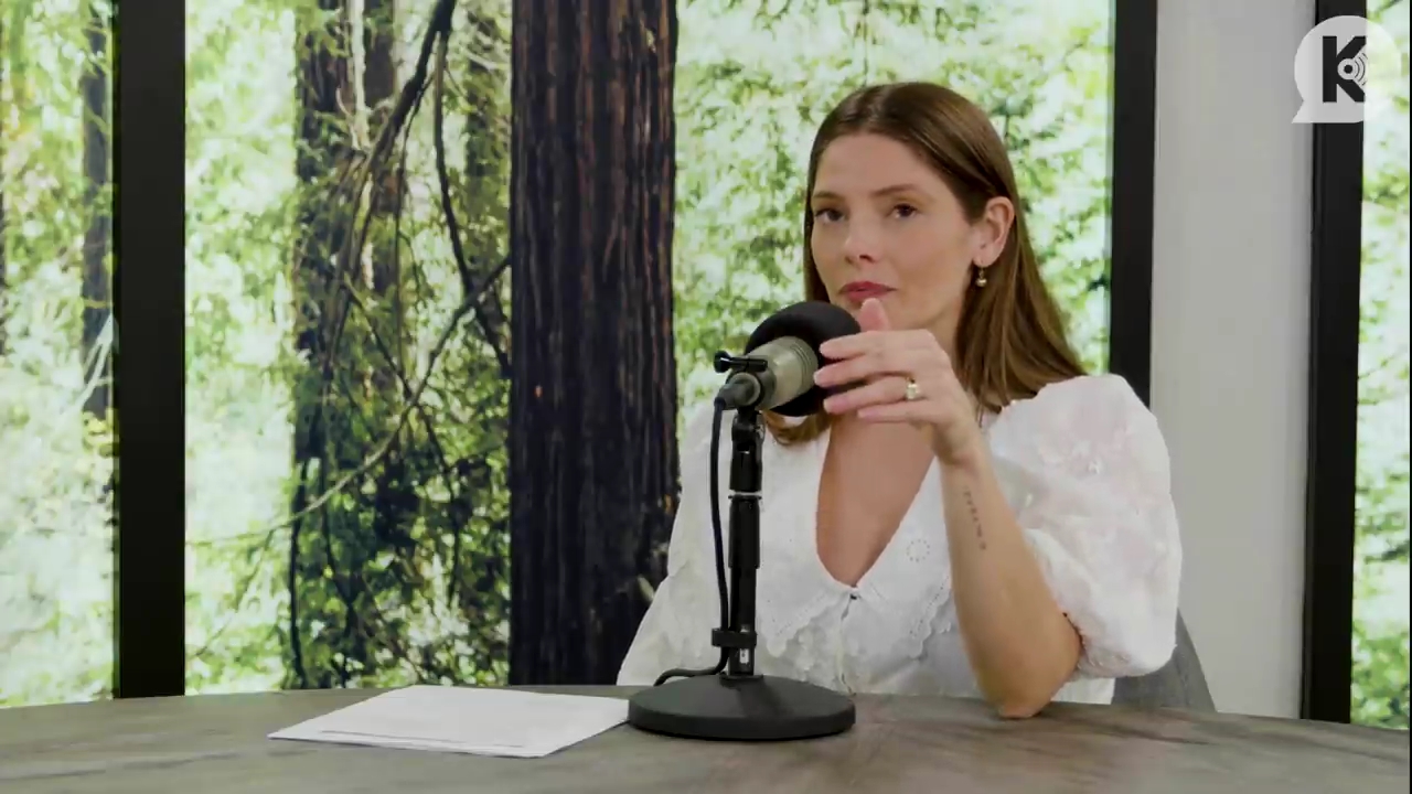 Ashley-Greene-dot-nl_TheTwilightEffect-Aflevering12MichaelWelch1414.jpg