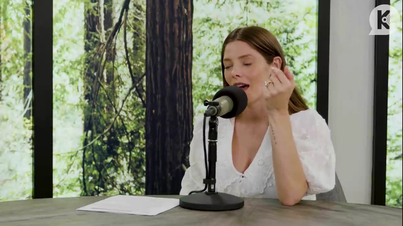 Ashley-Greene-dot-nl_TheTwilightEffect-Aflevering12MichaelWelch1706.jpg