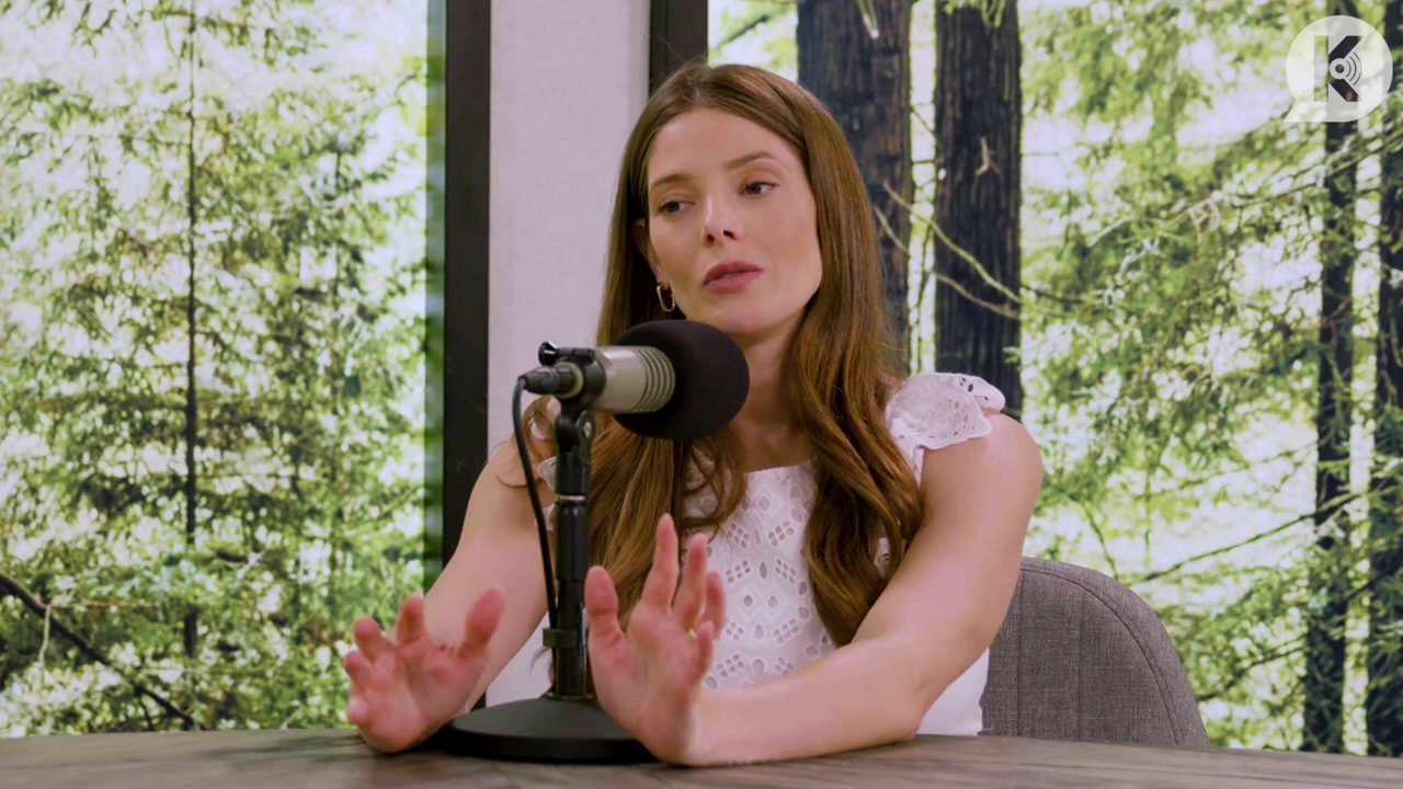 Ashley-Greene-dot-nl_TheTwilightEffect-Aflevering13EclipseRewatchPart1of3-0035.jpg Ashley-Greene-dot-nl_TheTwilightEffect-Aflevering13EclipseRewatchPart1of3-0035.jpg