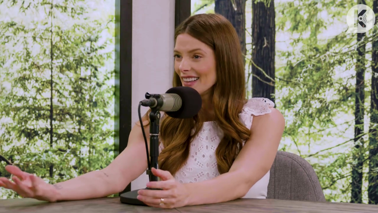 Ashley-Greene-dot-nl_TheTwilightEffect-Aflevering13EclipseRewatchPart1of3-0081.jpg Ashley-Greene-dot-nl_TheTwilightEffect-Aflevering13EclipseRewatchPart1of3-0081.jpg