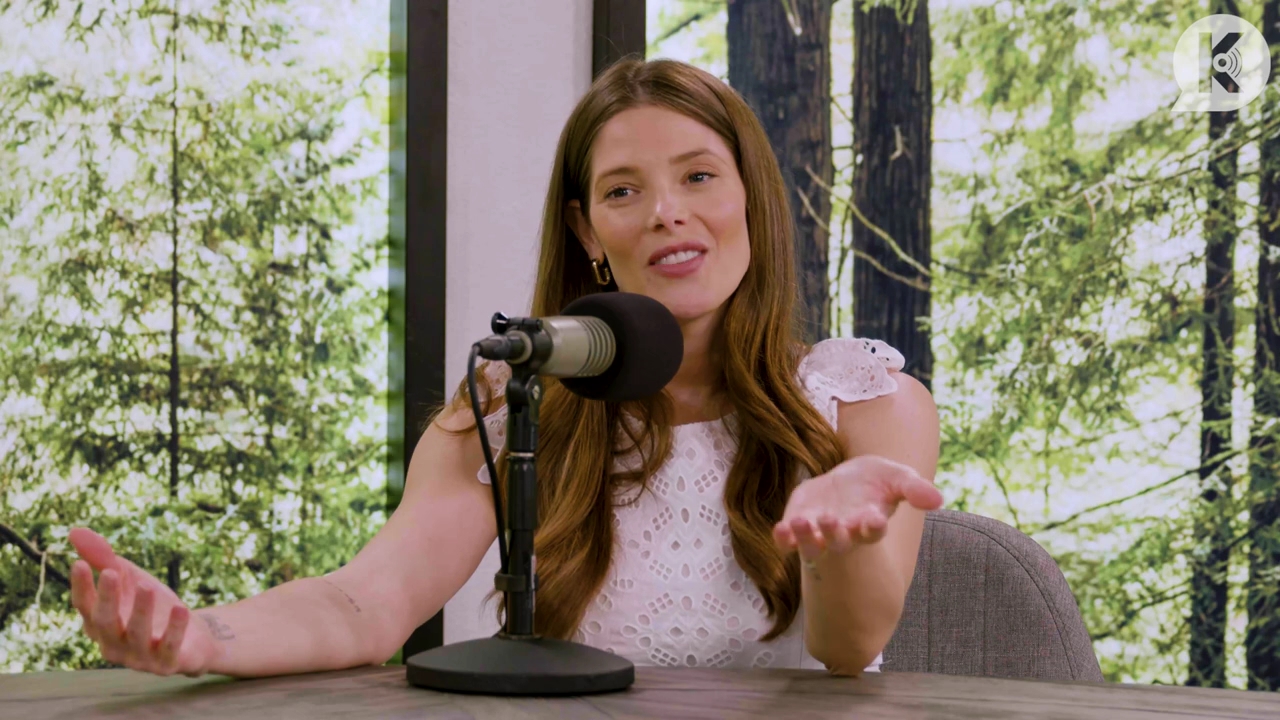 Ashley-Greene-dot-nl_TheTwilightEffect-Aflevering13EclipseRewatchPart1of3-0104.jpg